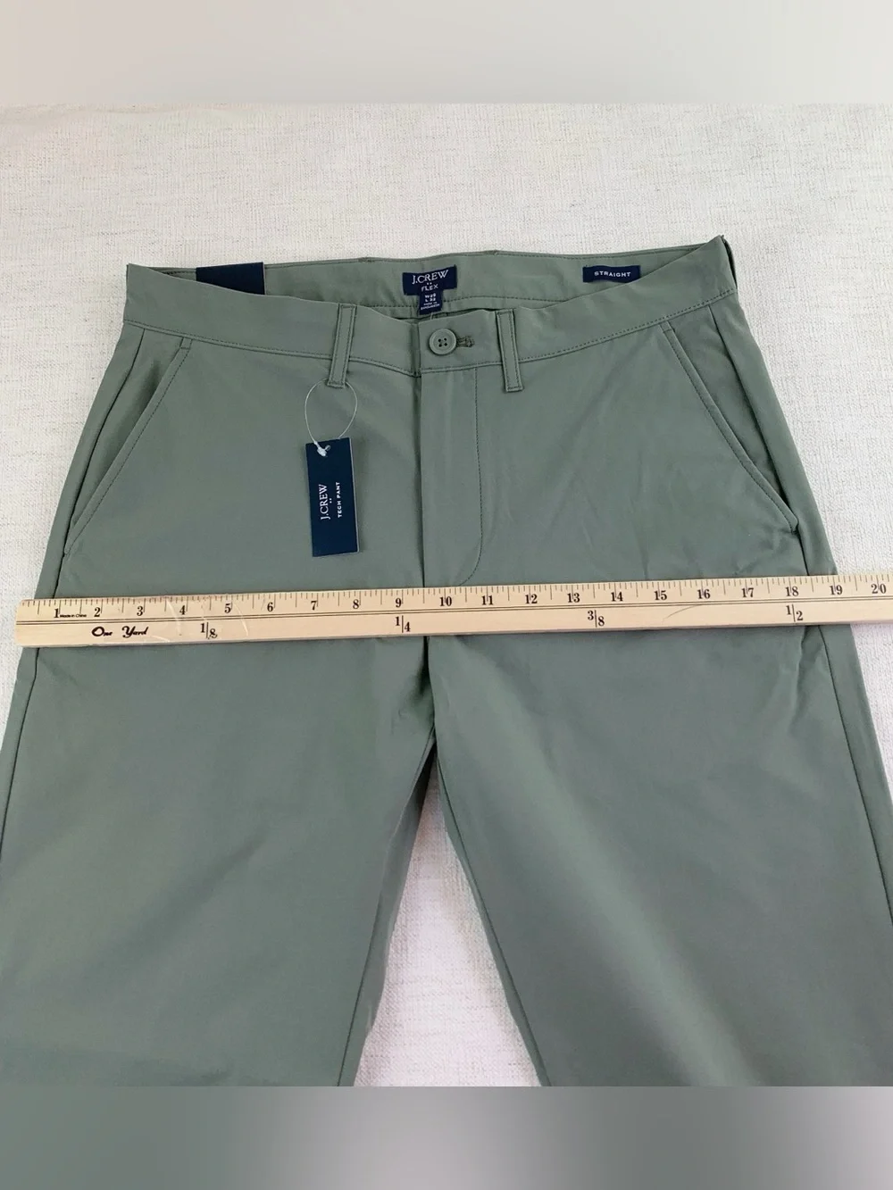 J crew New Men's straight-fit tech chino pant performance in Olive green 28x32